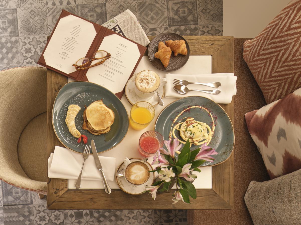 Hotel Antigua Palma - Casa Noble Palma de Maiorca Exterior foto Room service at the Four Seasons Hotel, Washington, D.C.