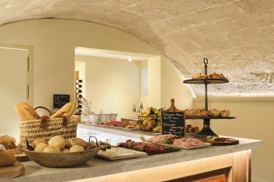Hotel Antigua Palma - Casa Noble Palma de Maiorca Exterior foto A typical buffet