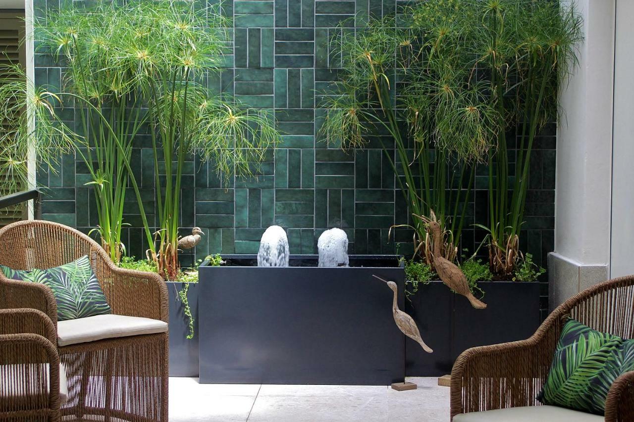 Hotel Antigua Palma - Casa Noble Palma de Maiorca Exterior foto A contemporary Japanese-style soaking tub