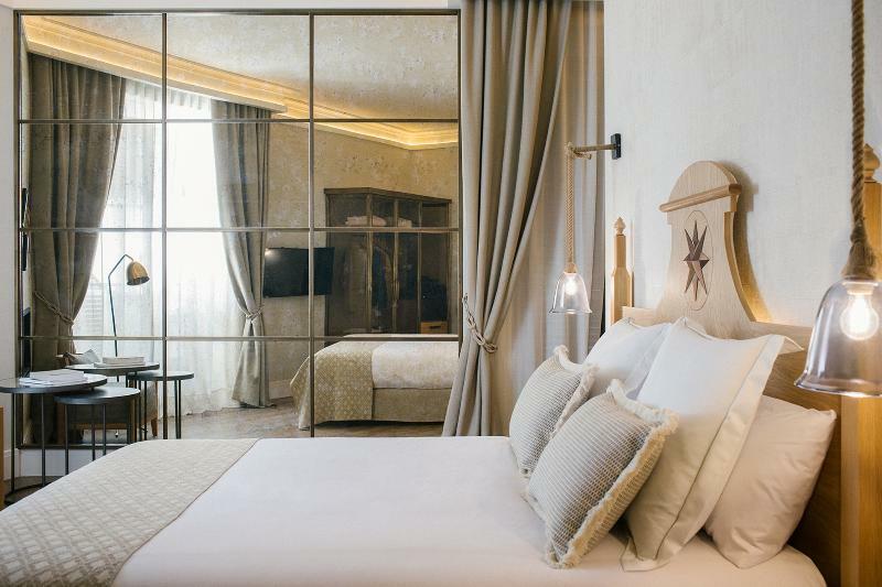 Hotel Antigua Palma - Casa Noble Palma de Maiorca Exterior foto A suite at the Mandarin Oriental, Paris